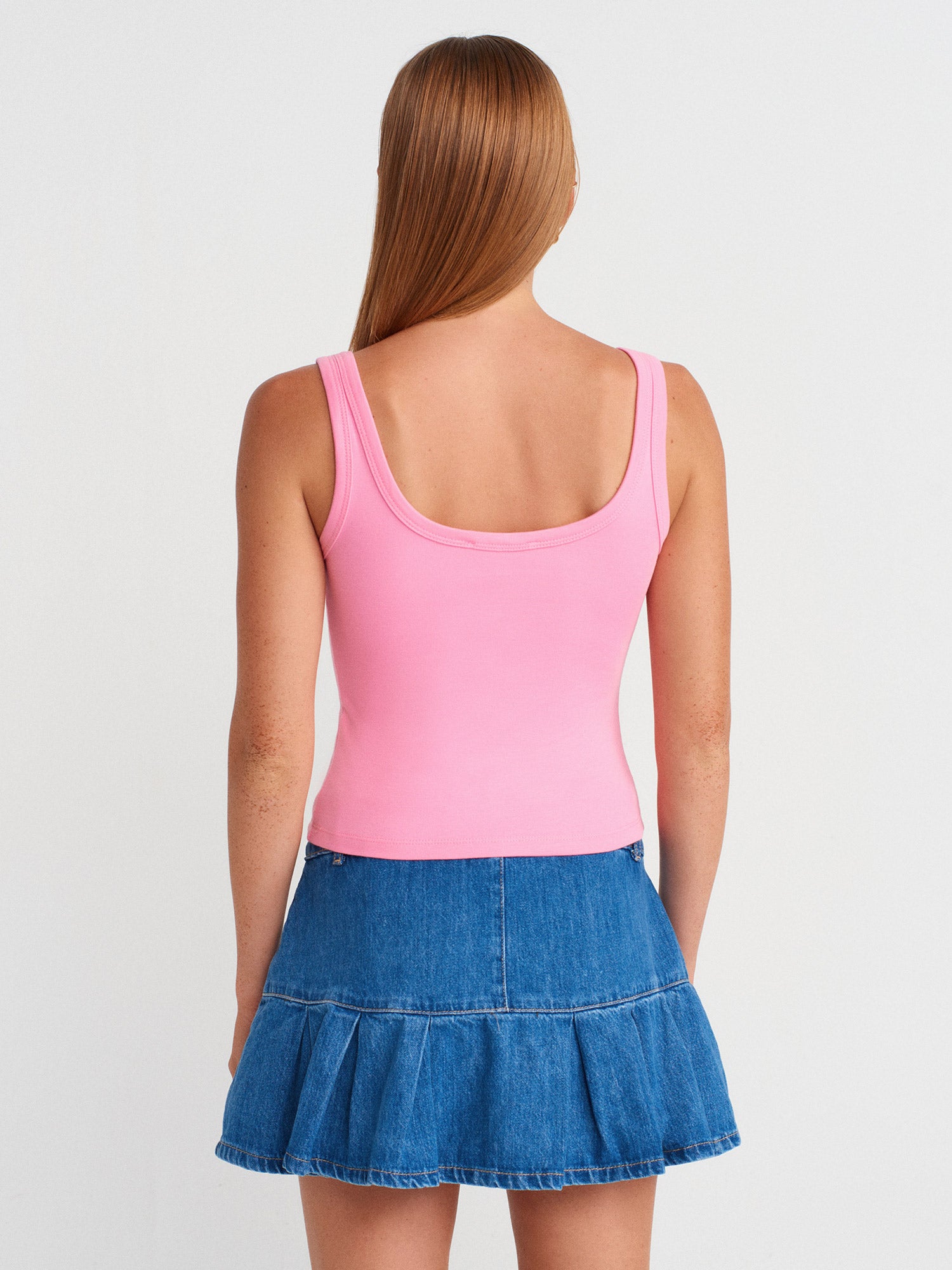 Ribbat linne – Rosa