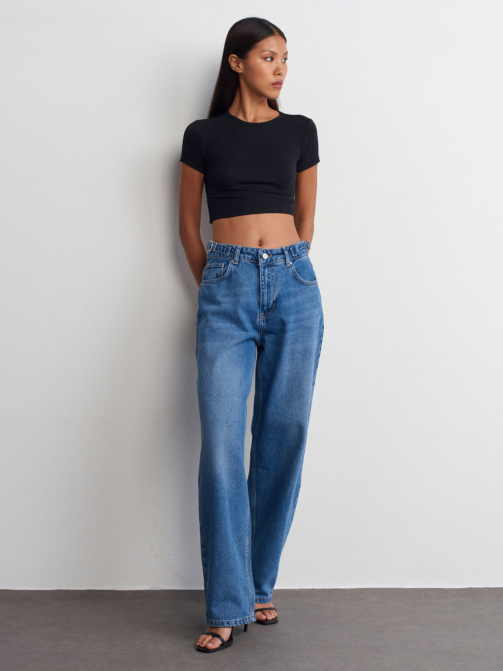 Croppad T-shirt – Svart
