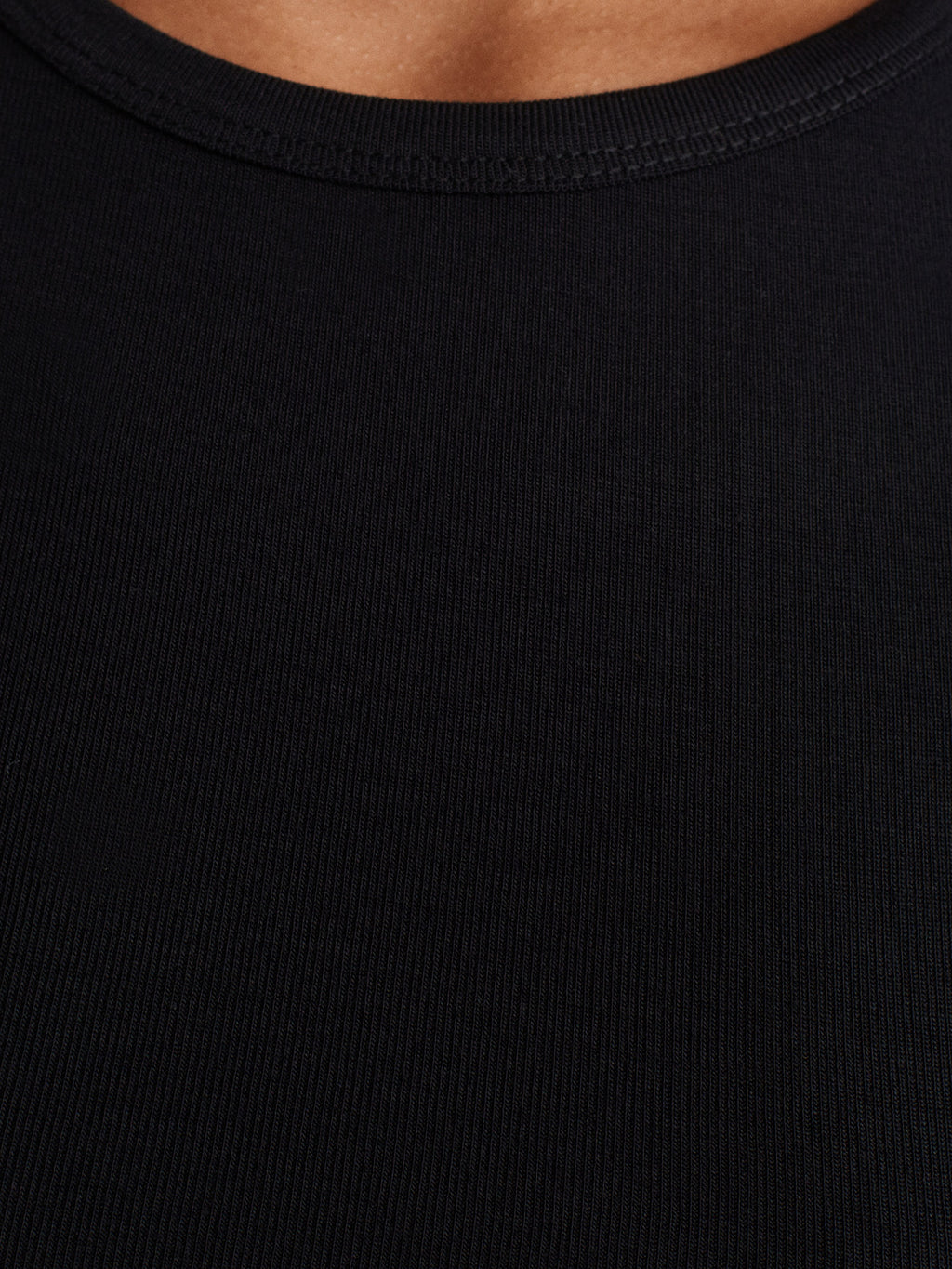 Croppad T-shirt – Svart