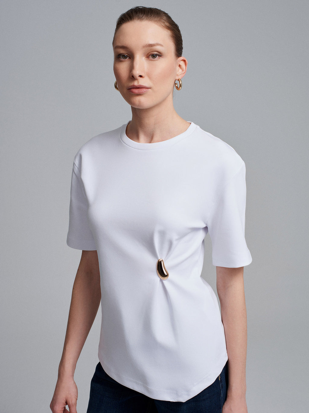 Basic T-shirt med Dekorativ Detalj – Vit
