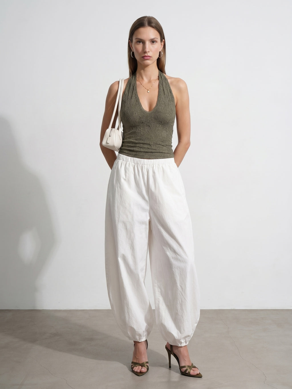 Halterneck spetstopp – Khaki