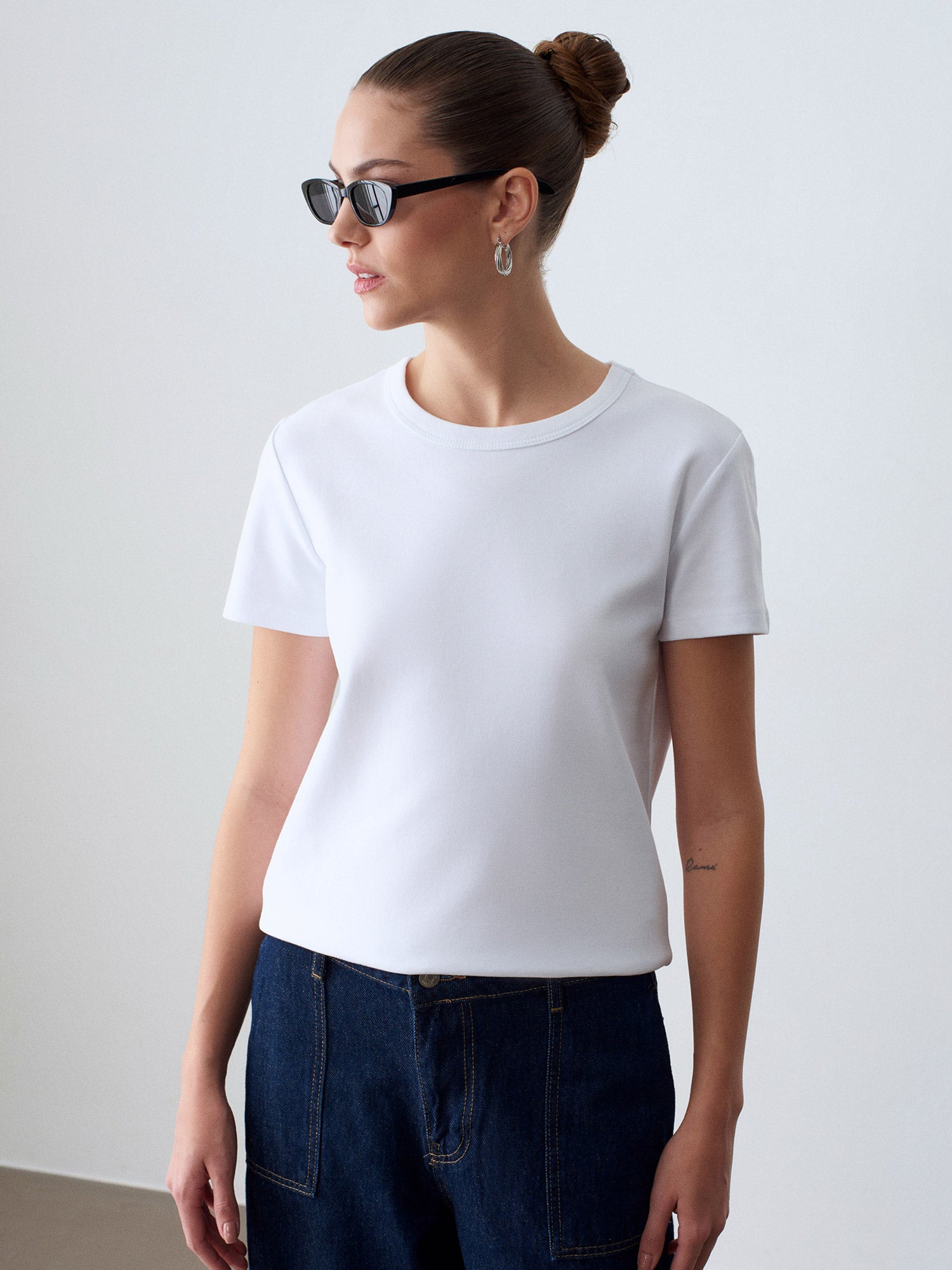 T-shirt med Rund Halsringning – Vit