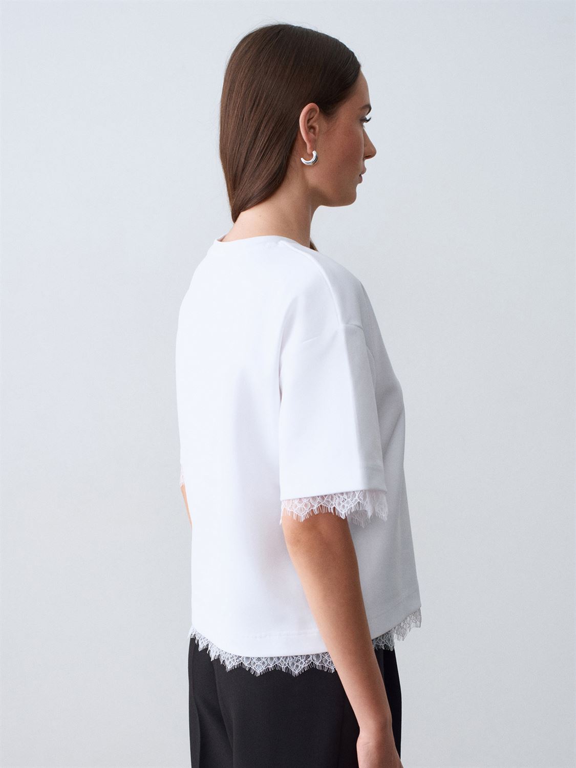 T-shirt med spetskant - Vit