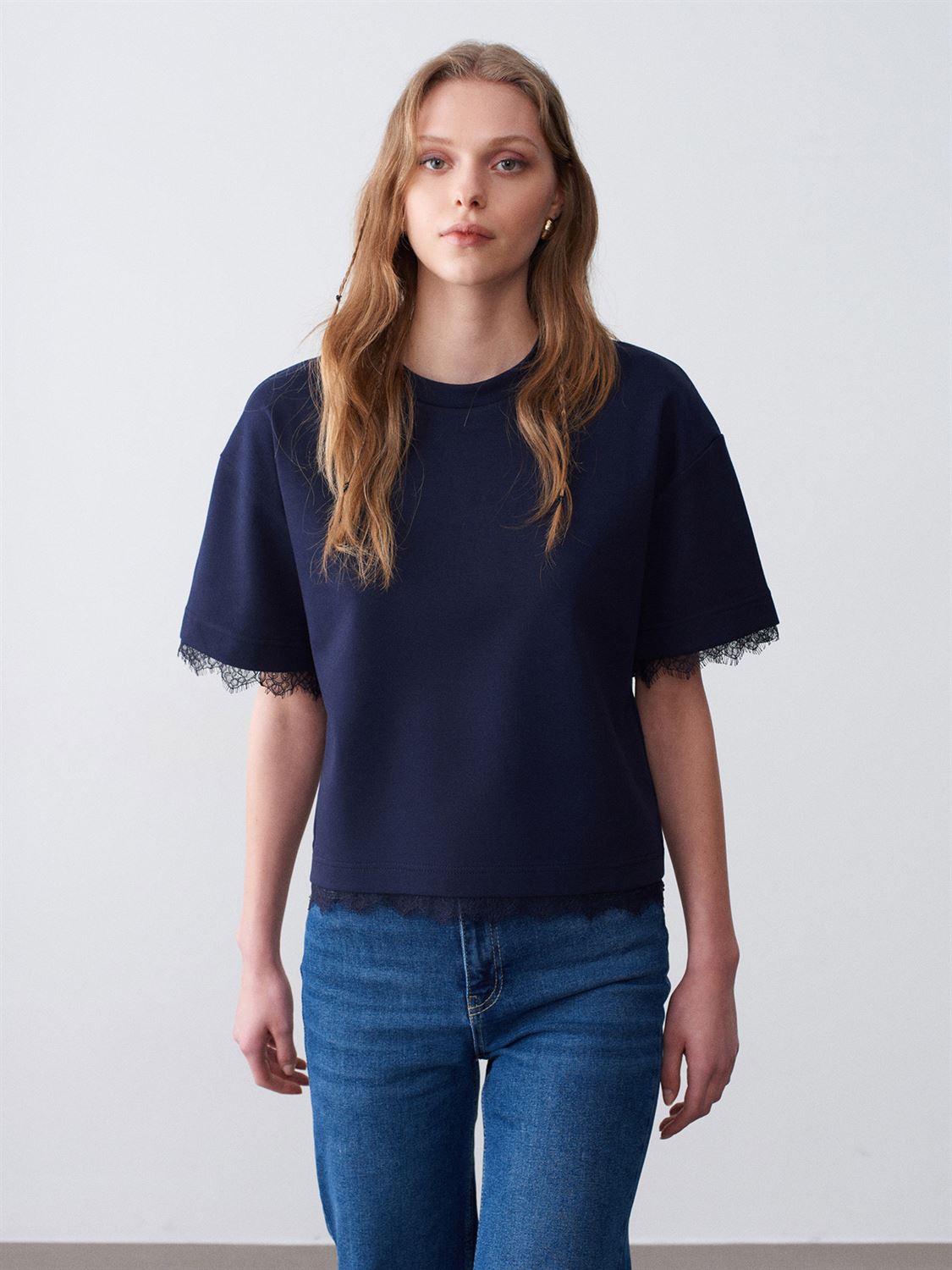 T-shirt med spetskant - Marinblå