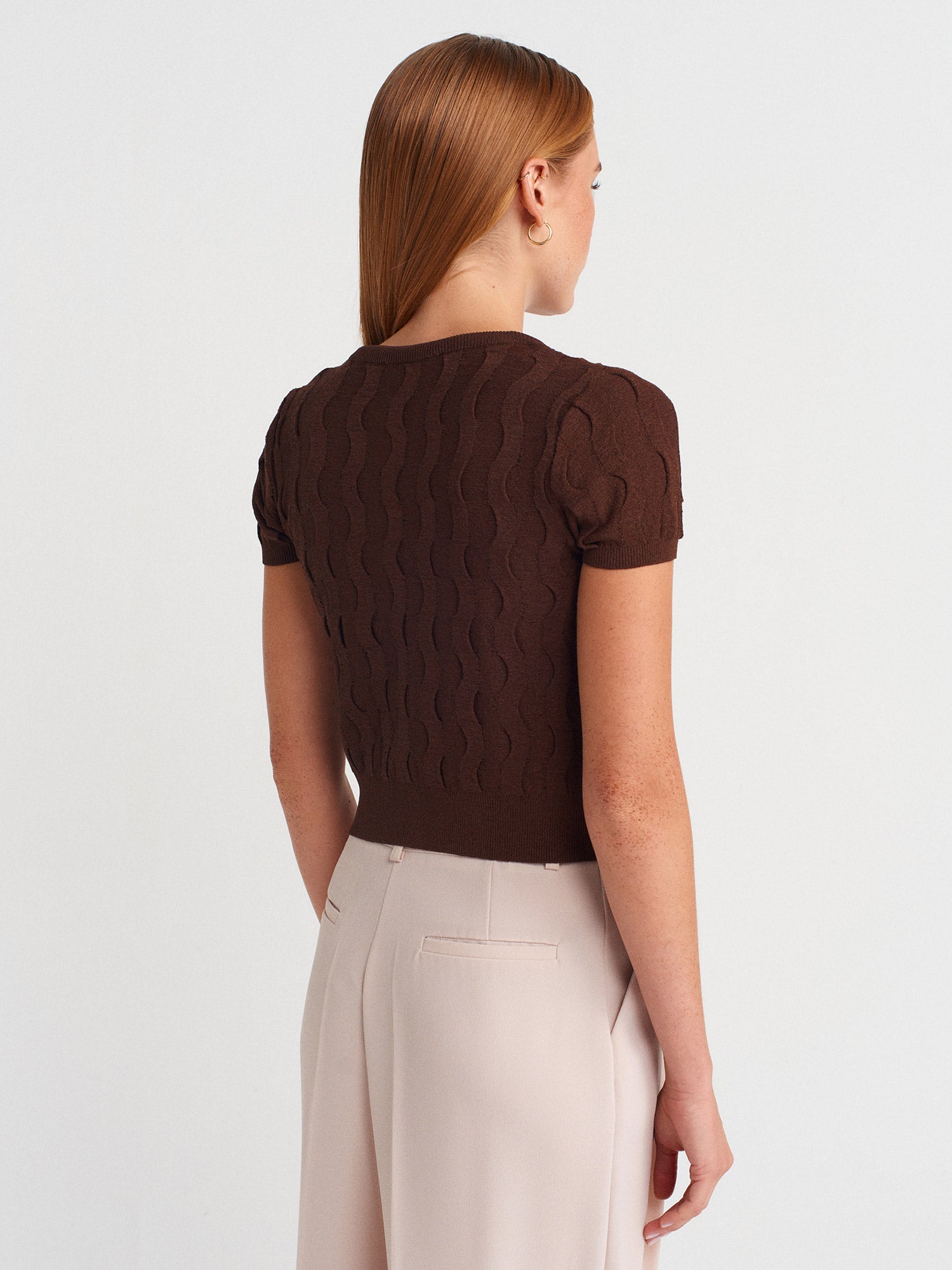 Texturerad stickad kofta - Brun