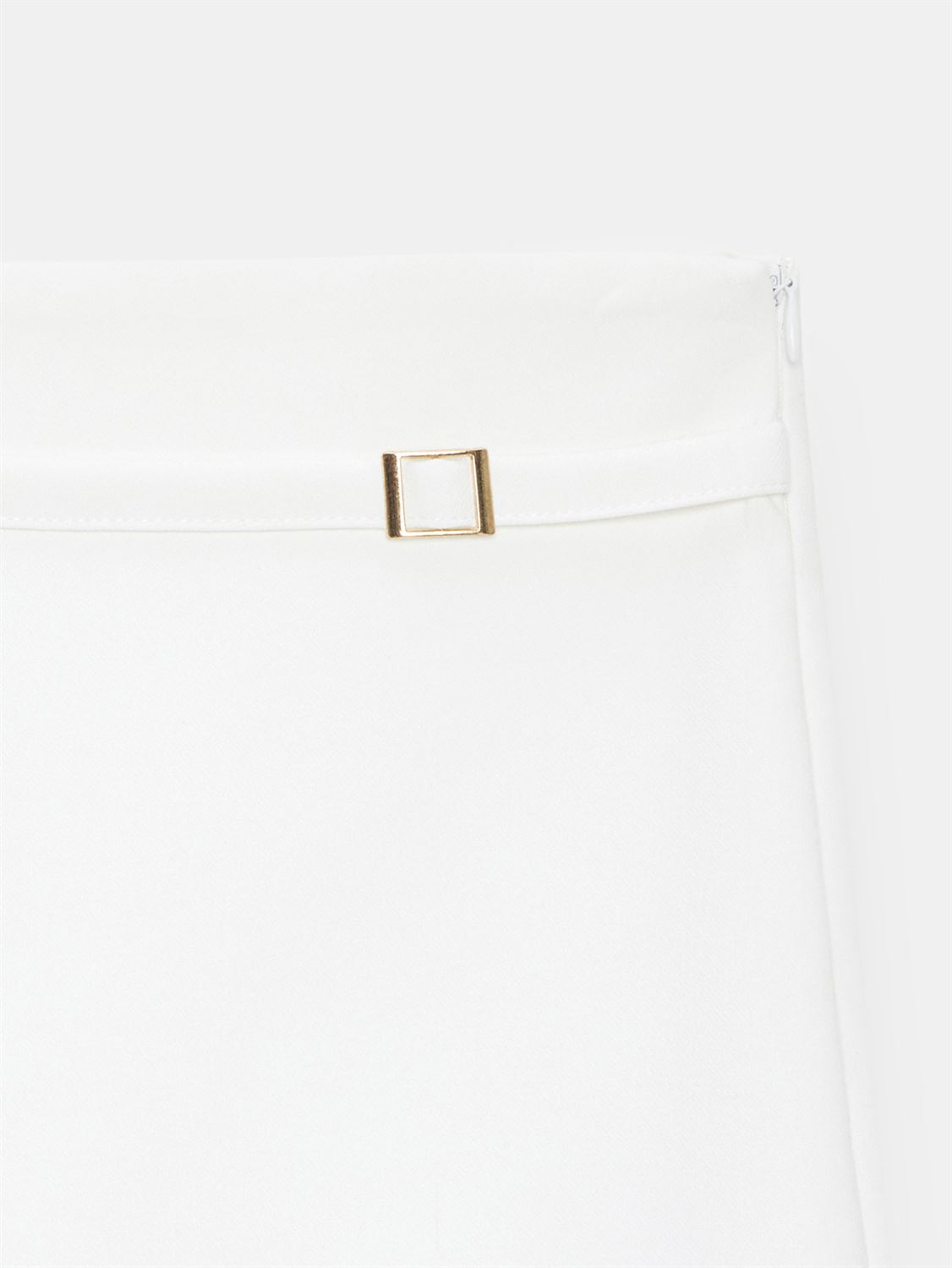 Mini skort med spänne - Vit