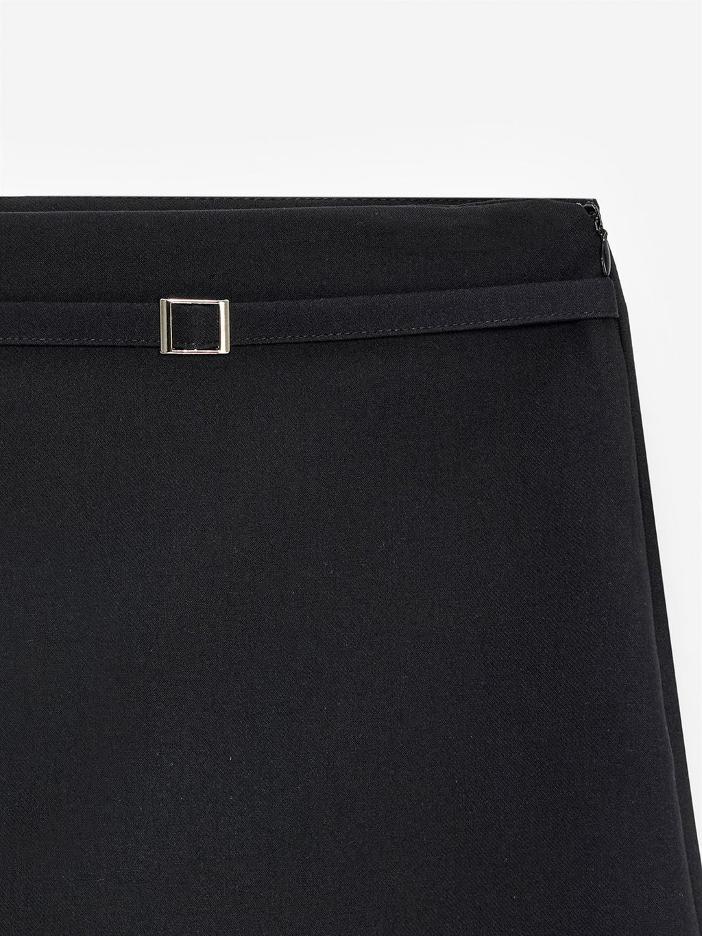 Mini skort med spänne - Svart